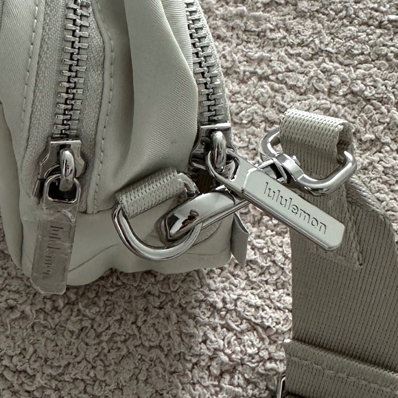 Lululemon Everywhere Crossbody Bag - Picture 7 of 12